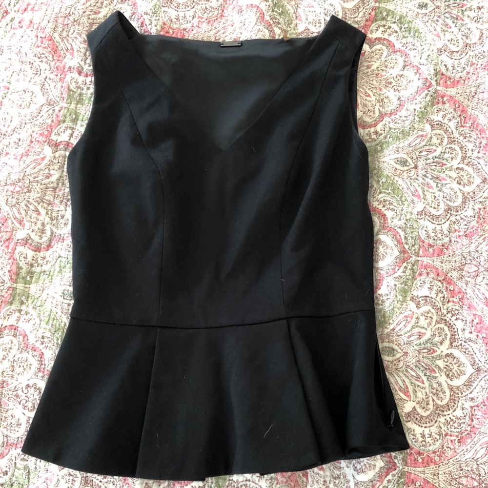 ElieTahari top! Beautiful & in excellent condition